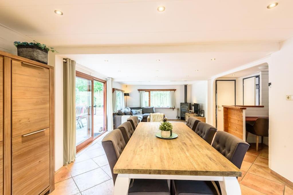 Spacious Wooden Cottage With Infra-Red Sauna At Veluwe Putten Exterior foto